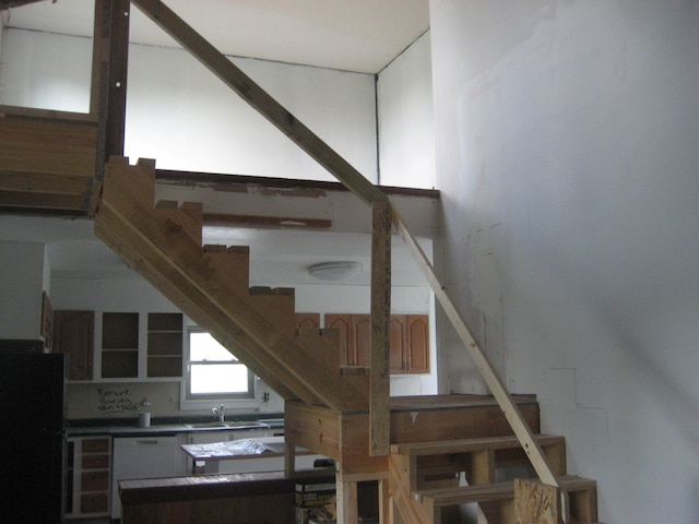 2960 Old Bloomfield Rd, Bloomfield, KY 40008 - view of stairway