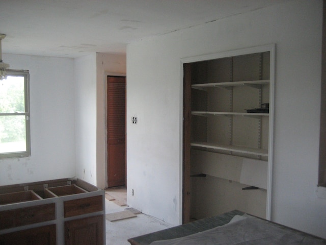 2960 Old Bloomfield Rd, Bloomfield, KY 40008 - view of closet