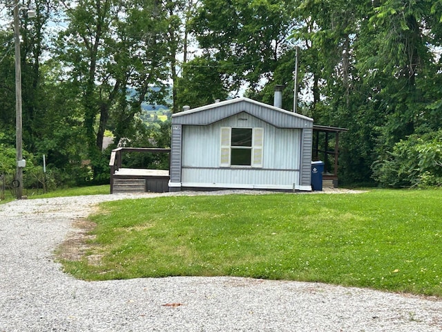 376 Cumberland Dr, Burnside, KY 42519 - view of front of house featuring a front yard