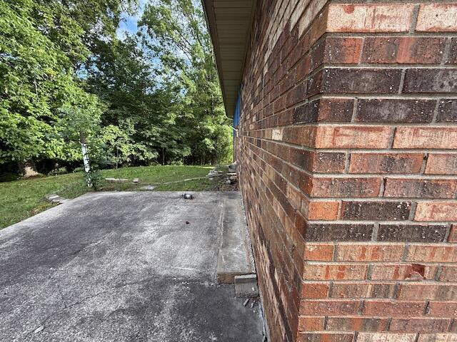 315 Della Winchester Rd, Nancy, KY 42544 - exterior view of brick siding