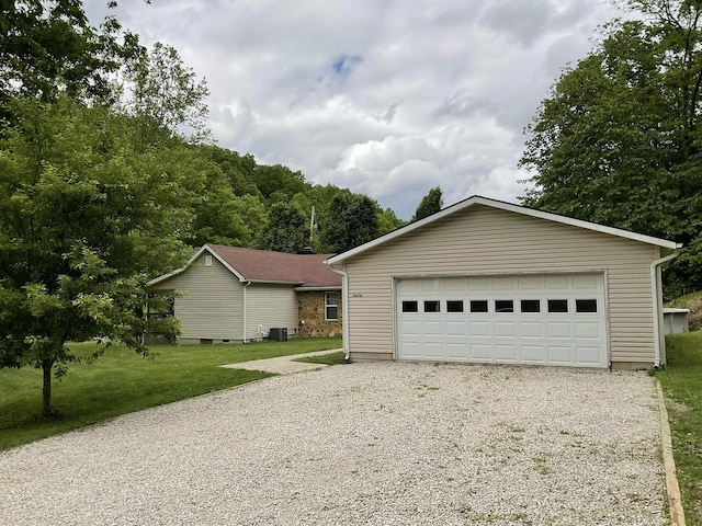 33 Banta Rd, Olive Hill, KY 41164 - single story home featuring a front lawn and a detached garage
