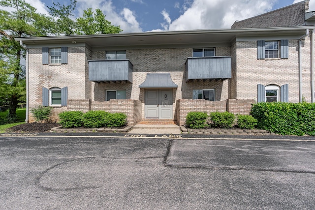 1092 Armstrong Mill Rd Unit A, Lexington, KY 40517 - view of property with uncovered parking