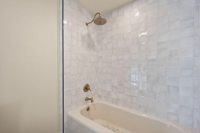 406 N Main St, Somerset, KY 42501 - full bath featuring washtub / shower combination