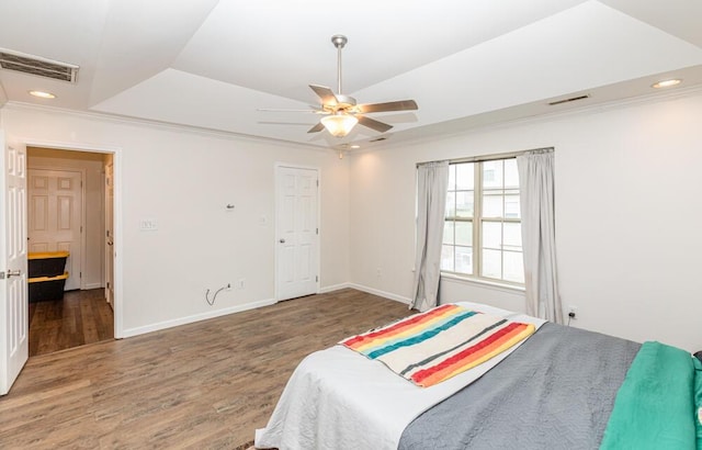 186 Santa Barbara Blvd, Georgetown, KY 40324 - bedroom featuring a tray ceiling, wood finished floors, ornamental molding, recessed lighting, and ceiling fan