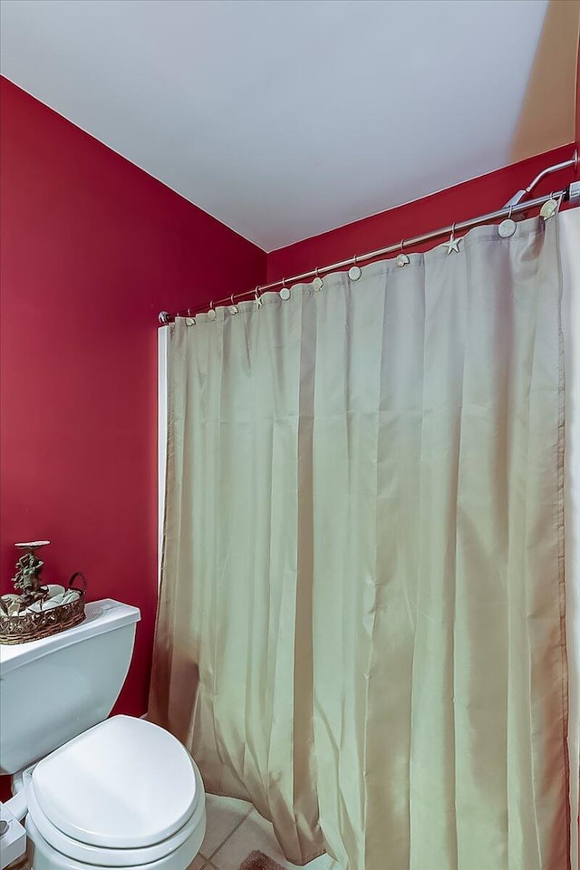 428 Shady Brook Dr, Richmond, KY 40475 - full bath with toilet, tile patterned flooring, and a shower with shower curtain