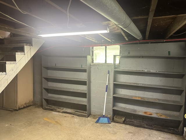 367 N N Estill Ave, Richmond, KY 40475 - basement featuring stairway