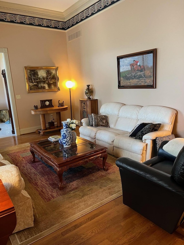 1740 Gose Pike, Danville, KY 40422 - living area featuring wood finished floors and baseboards