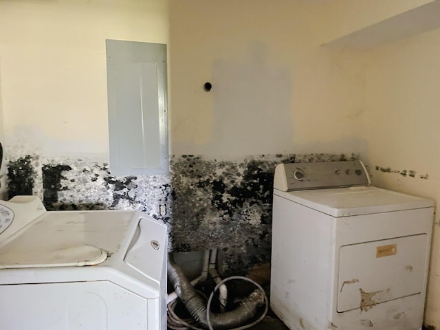 1690 Menelaus Rd, Berea, KY 40403 - laundry room with washing machine and clothes dryer