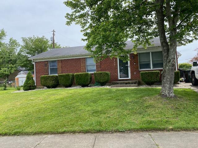 212 Winding Way, Wilmore, KY 40390 - view of front of home featuring a front lawn and brick siding