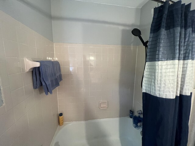 122 Mac Ct, Harrodsburg, KY 40330 - full bath with shower / bath combination with curtain