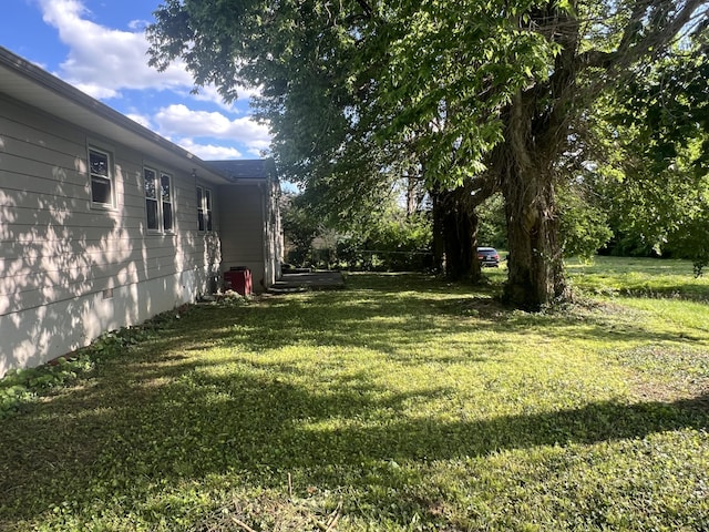 122 Mac Ct, Harrodsburg, KY 40330 - view of green lawn