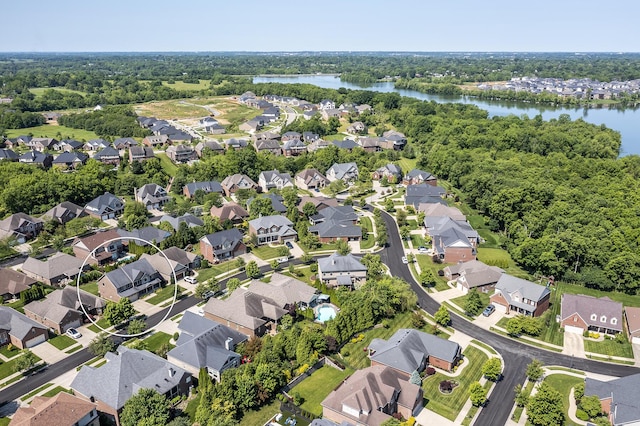 3880 Leighton Ln, Lexington, KY 40515 - aerial view of property and surrounding area featuring nearby suburban area and a large body of water