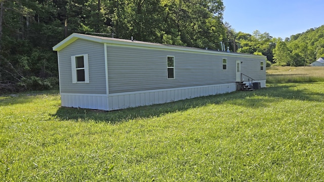2499 Sacker Rd, Manchester, KY 40962 - view of property exterior featuring entry steps and a lawn
