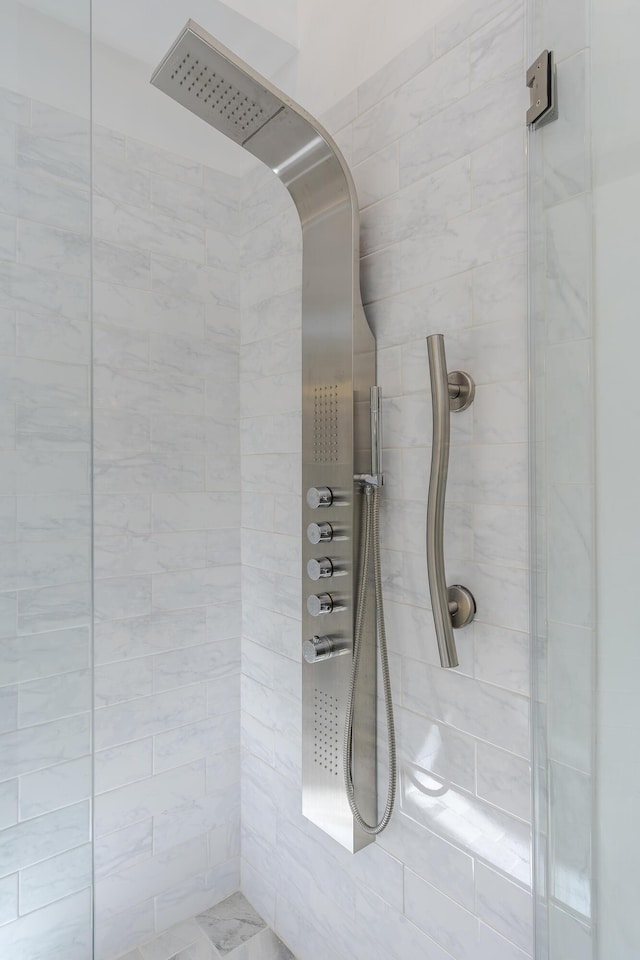 4140 Clearwater Way, Lexington, KY 40515 - bathroom featuring tiled shower