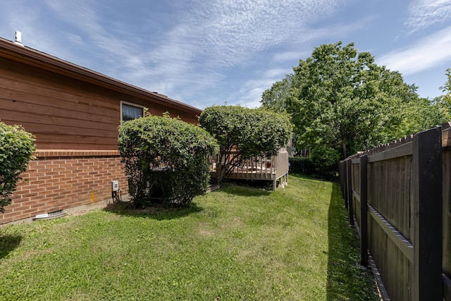 428 Patchen Dr, Lexington, KY 40517 - view of yard with a wooden deck