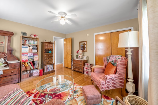 900 Shoshoni Trl, Georgetown, KY 40324 - living area with light wood finished floors and a ceiling fan