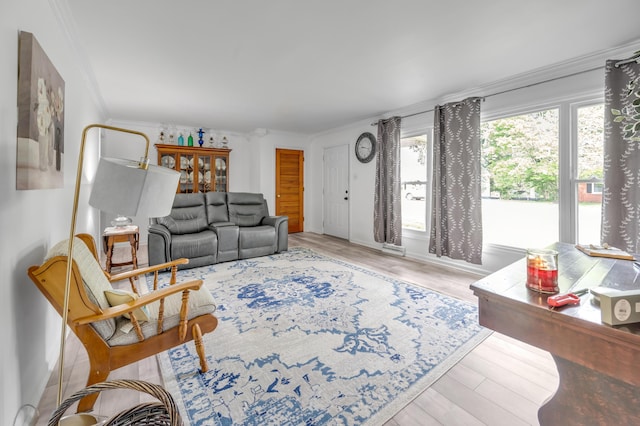 900 Shoshoni Trl, Georgetown, KY 40324 - living area featuring wood finished floors, crown molding, and baseboards