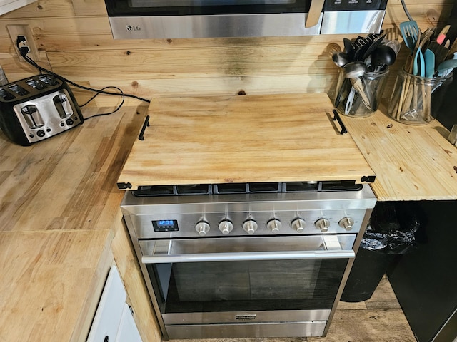 270 Newcomb Ave, Mount Vernon, KY 40456 - kitchen view of stainless steel stove