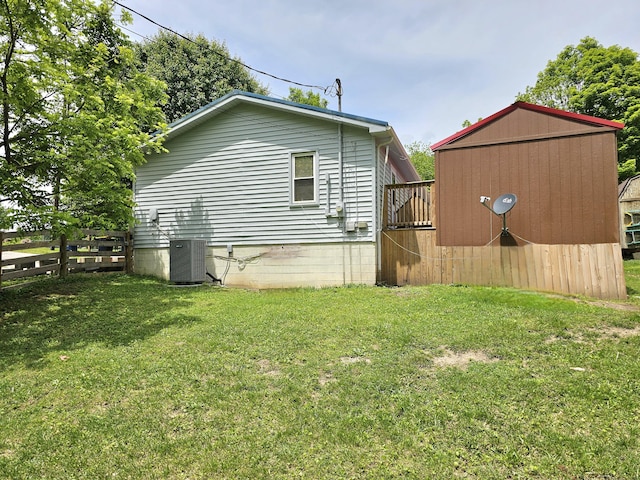 270 Newcomb Ave, Mount Vernon, KY 40456 - view of side of home with central AC