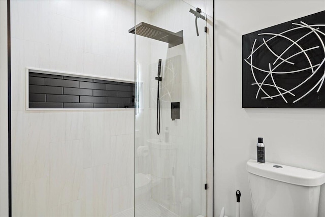 253 Gateway Park Cir, Lexington, KY 40511 - full bathroom featuring tiled shower and toilet