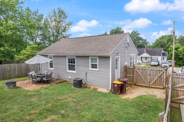 304 Hamilton Ave, Somerset, KY 42501 - rear view of house featuring a shingled roof, a gate, cooling unit, and a patio area