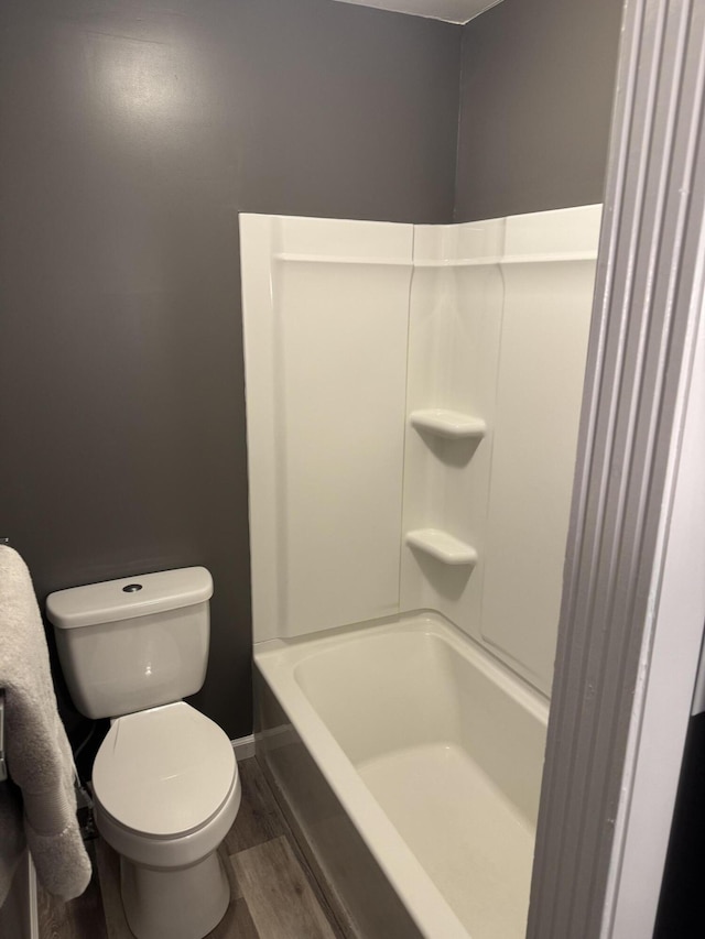 524 Cromwell Way, Lexington, KY 40503 - bathroom featuring wood finished floors, toilet, and baseboards