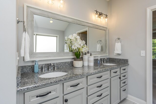 320 Manitoba Ln, Lexington, KY 40515 - full bath with double vanity