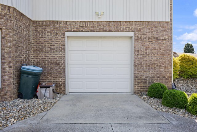 262 Silver Creek Dr, Somerset, KY 42503 - garage featuring concrete driveway