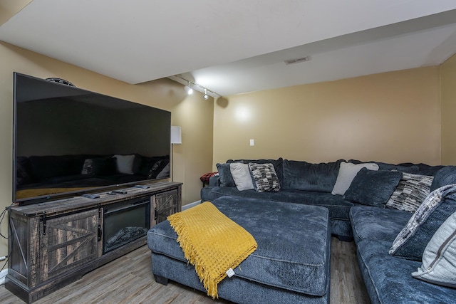 113 Jonathan Dr, Richmond, KY 40475 - living area with wood finished floors and track lighting