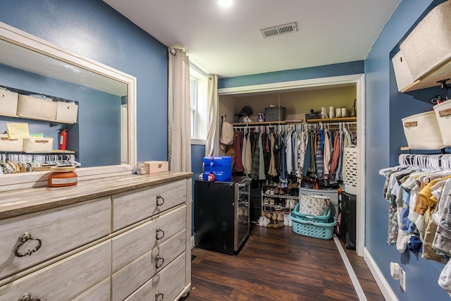 113 Jonathan Dr, Richmond, KY 40475 - spacious closet with dark wood-style floors