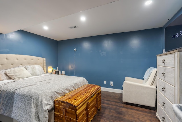 113 Jonathan Dr, Richmond, KY 40475 - bedroom with wood finished floors, baseboards, and recessed lighting