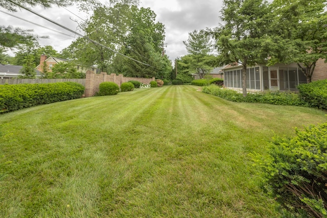 804 Old Dobbin Rd, Lexington, KY 40502 - view of yard with a sunroom