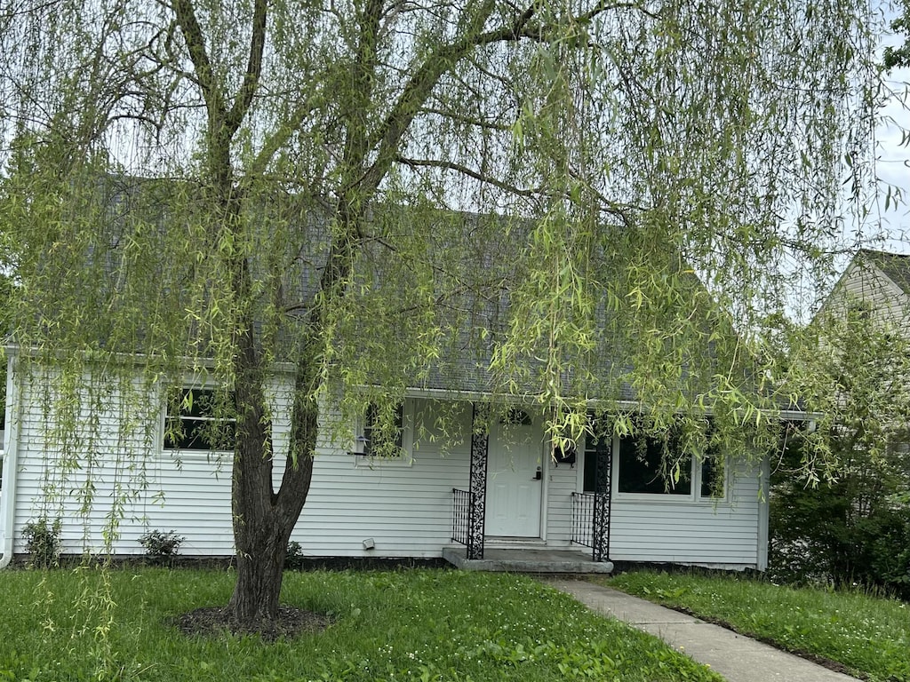 111 Valley View Dr, Frankfort, KY 40601 - view of property hidden behind natural elements with a front lawn