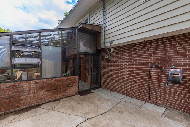 339 Greenbriar Rd, Lexington, KY 40503 - view of patio / terrace