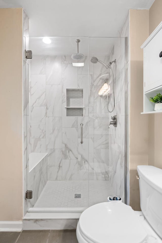 2849 Walnut Hill Rd, Lexington, KY 40515 - full bath with toilet, a marble finish shower, baseboards, and recessed lighting