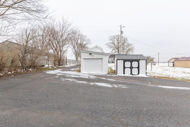 9412 Harrodsburg Rd, Wilmore, KY 40390 - view of front facade with driveway