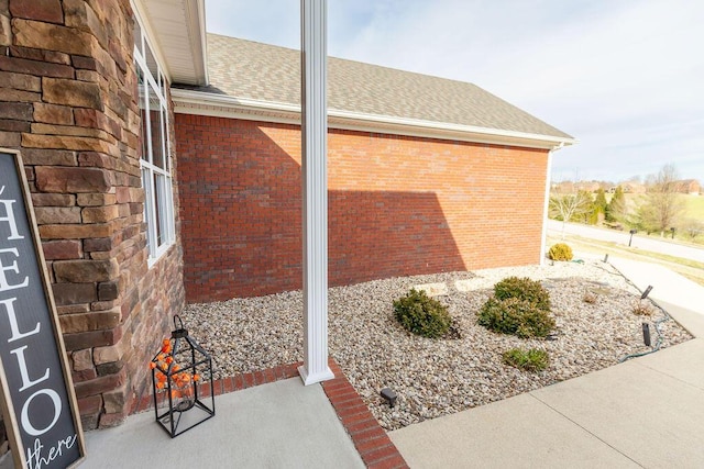 809 Muirfield Trl, Richmond, KY 40475 - view of side of property featuring brick siding and a shingled roof