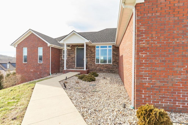 809 Muirfield Trl, Richmond, KY 40475 - view of front facade featuring brick siding and roof with shingles