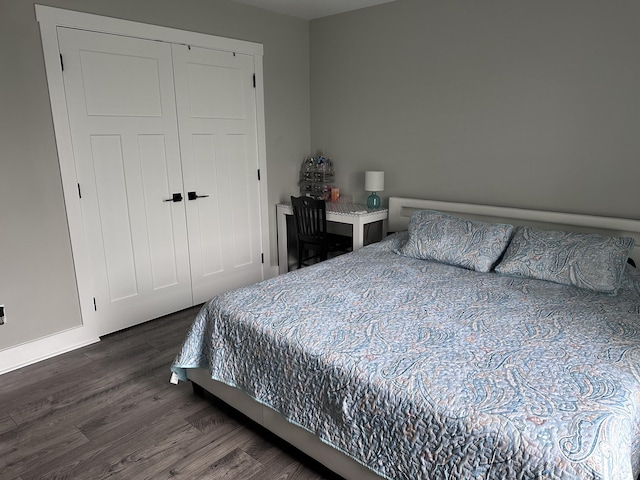 2042 Partridge Way, Richmond, KY 40475 - bedroom featuring dark wood-type flooring and a closet