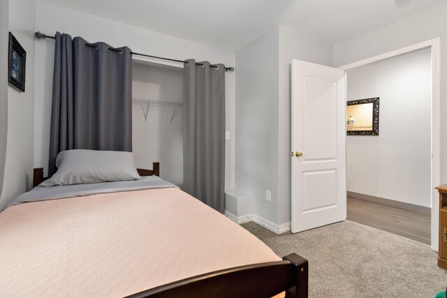 5830 Old Keno Rd, Burnside, KY 42519 - carpeted bedroom with baseboards