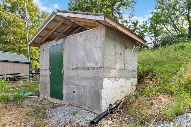 5830 Old Keno Rd, Burnside, KY 42519 - view of shed