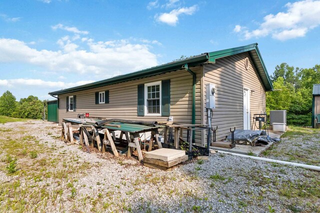 5830 Old Keno Rd, Burnside, KY 42519 - view of rear view of house
