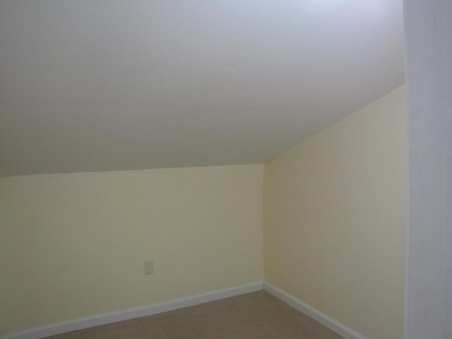 127 Circle St, London, KY 40744 - additional living space featuring lofted ceiling