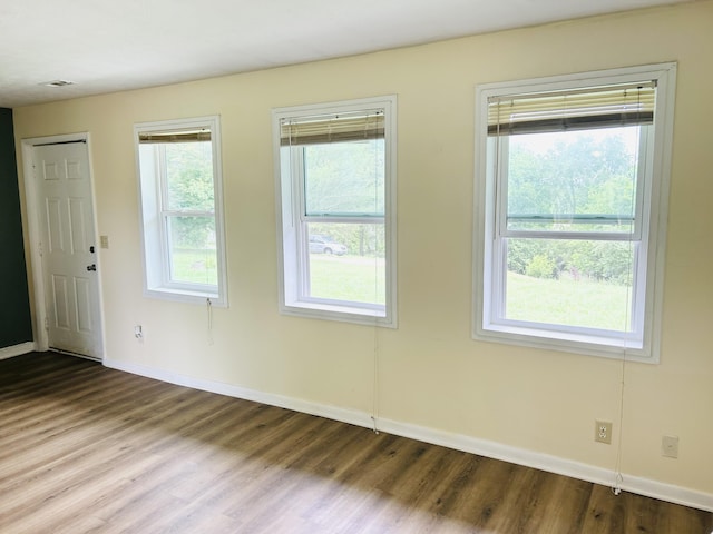 127 Circle St, London, KY 40744 - unfurnished room with wood finished floors and baseboards