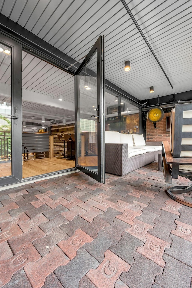 517 W Main St, Lexington, KY 40507 - view of patio / terrace
