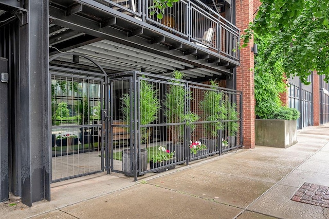 517 W Main St, Lexington, KY 40507 - view of gate