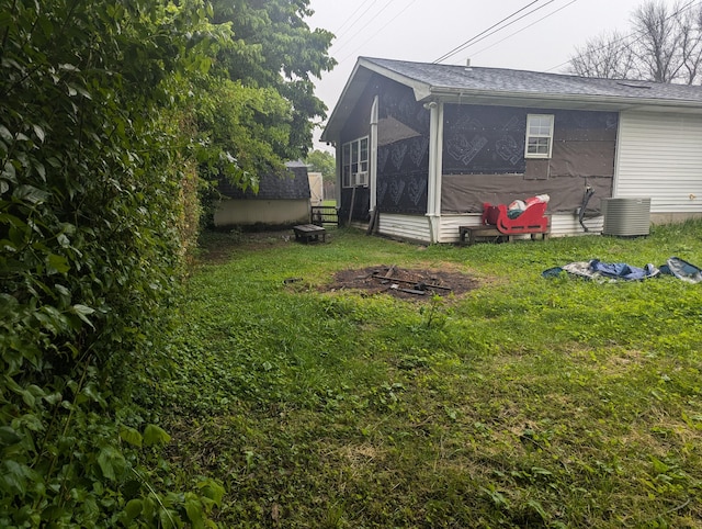 400 Verna Dr, Winchester, KY 40391 - view of green lawn featuring central AC unit
