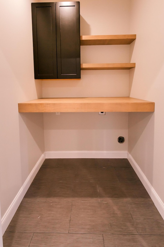 4299 Captains Ct, Lexington, KY 40513 - laundry area featuring a desk, baseboards, and dark wood-type flooring