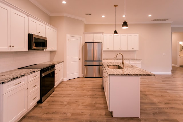 4299 Captains Ct, Lexington, KY 40513 - kitchen with stainless steel appliances, crown molding, a sink, light stone countertops, and light wood-style floors