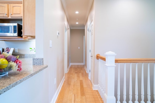 20 Walnut Hill Ct, Cynthiana, KY 41031 - hall featuring light wood-type flooring, ornamental molding, recessed lighting, an upstairs landing, and baseboards